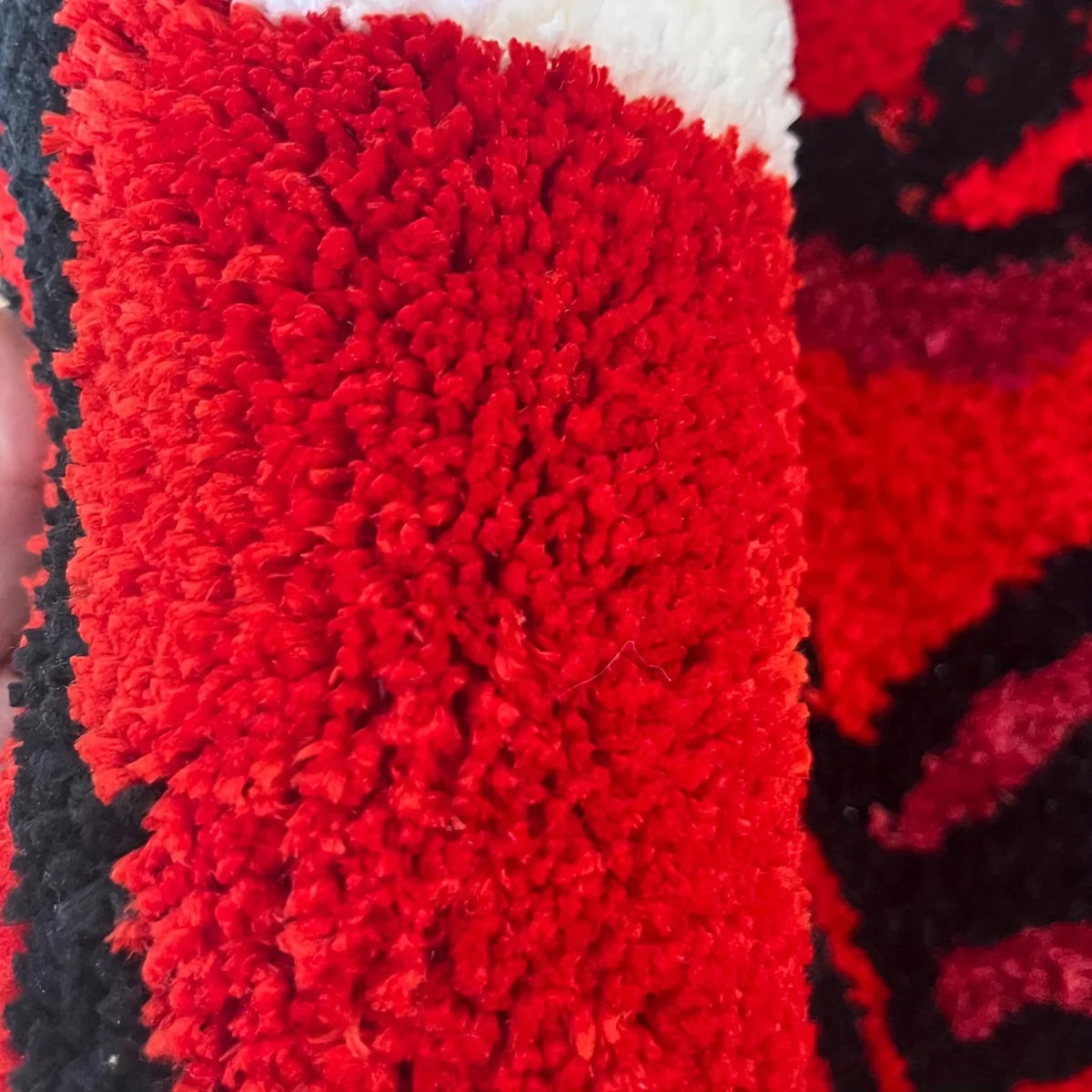 שטיח “Knockout Gloves”